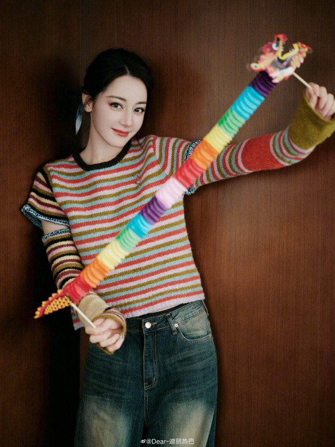 韓韶禧叼筆蓋成風潮！「中國第一美女」咬巧克力棒反被酸東施效顰！