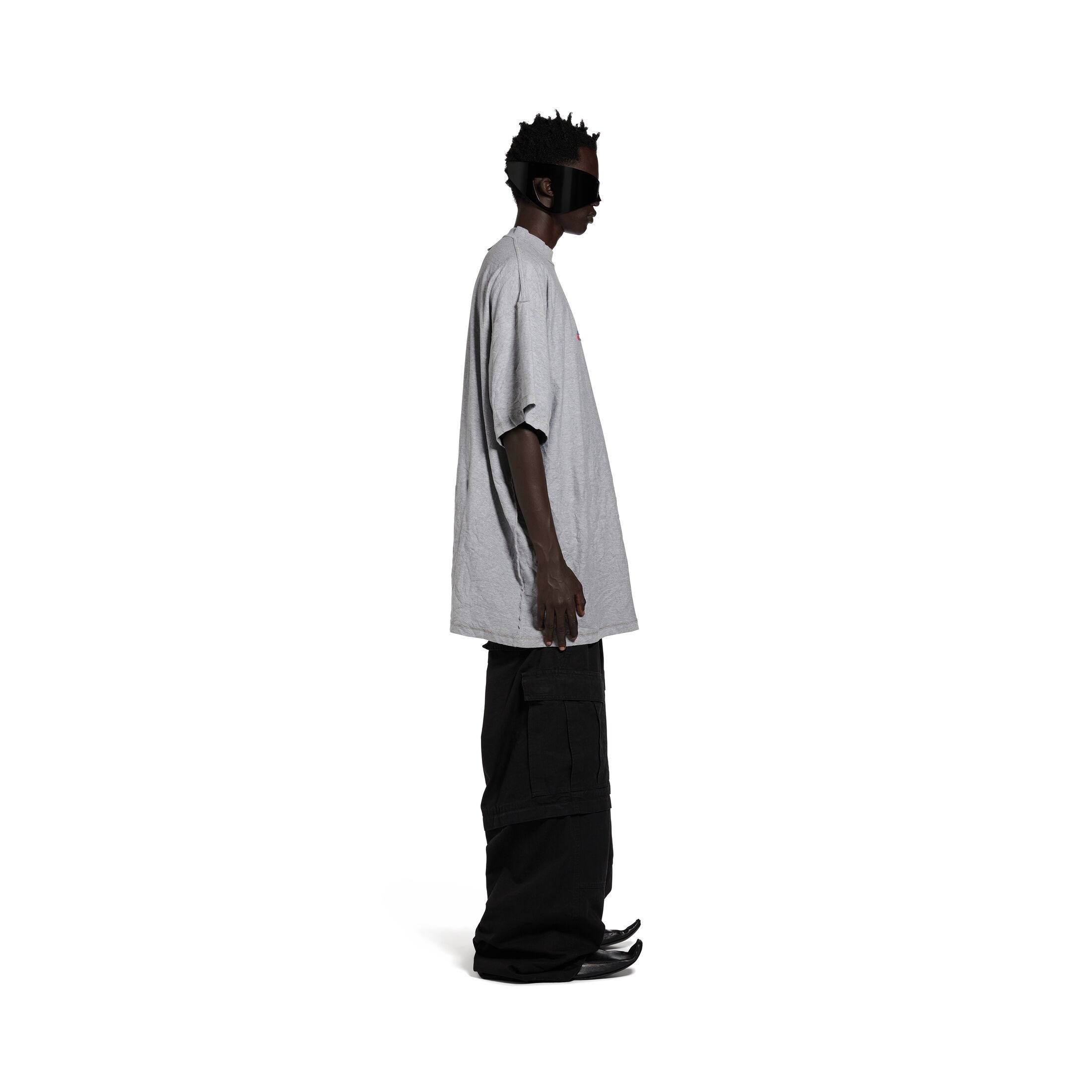 宣傳效果十足！BALENCIAGA x eBay 合作系列引起熱議