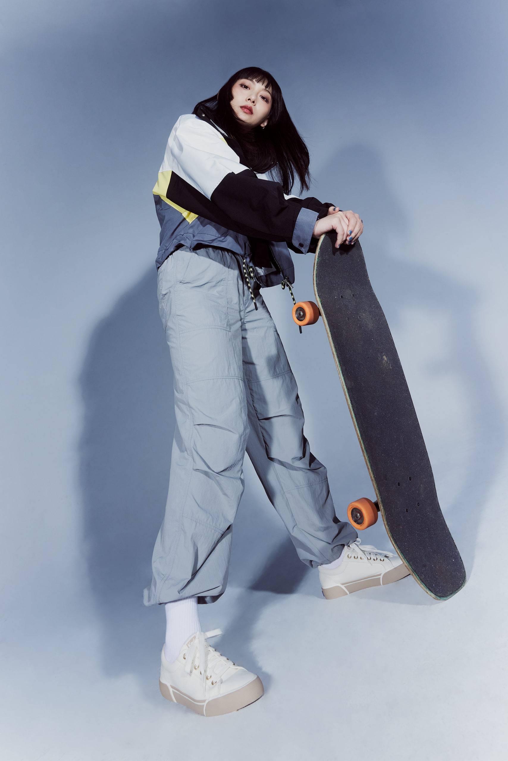 風靡全球的時尚經典 Keds小白鞋陪妳顛覆自我，創造百變穿搭，展現獨特的個性魅力！