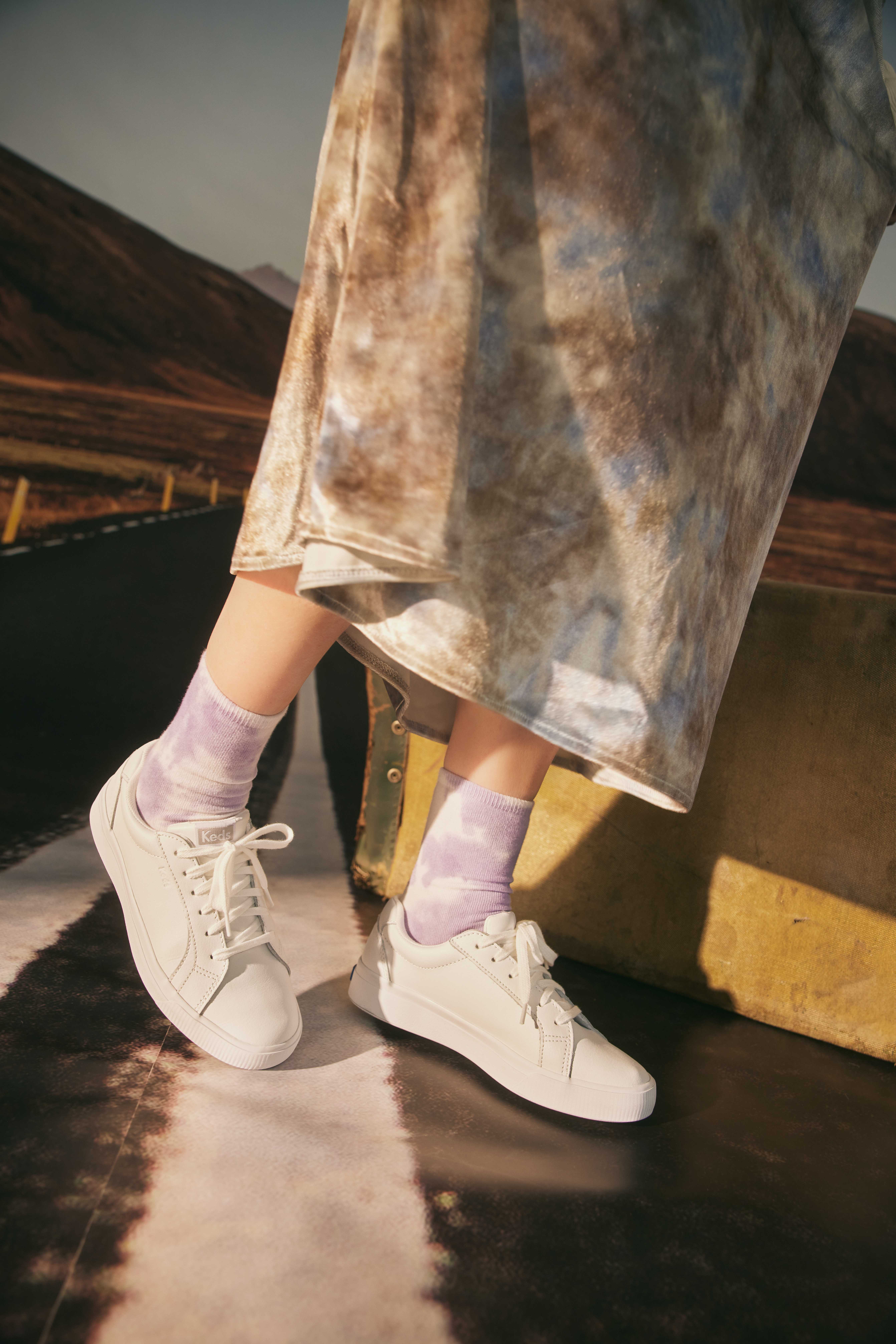 風靡全球的時尚經典 Keds小白鞋陪妳顛覆自我，創造百變穿搭，展現獨特的個性魅力！