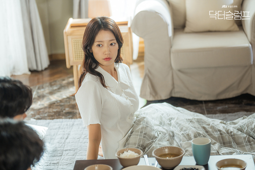 網路話題討論累積 TOP 5 公開！《和我老公結婚吧》主演群全上榜！《低谷醫生》暖心劇情擄獲觀眾的心！