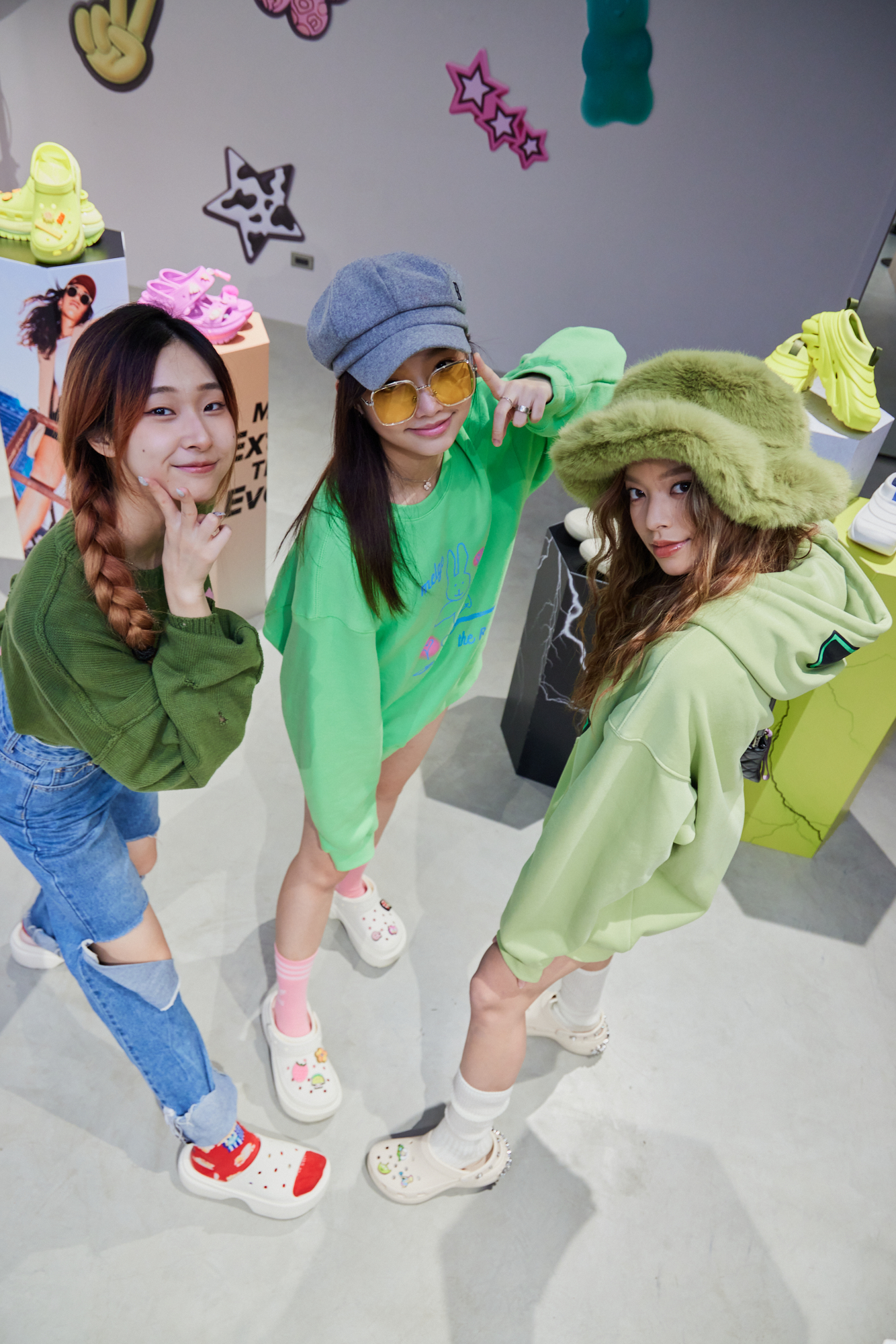 小賈、肯豆都在穿！這幾雙超帥 CROCS 洞洞鞋讓你帥一整年！網友：我還不買爆！