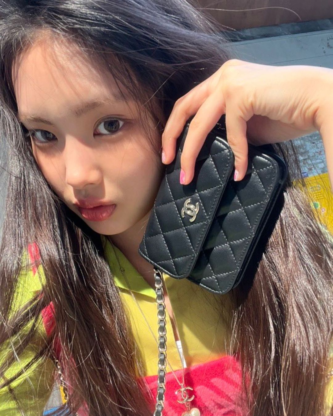 包君滿意｜不只有 LV！NewJeans HYEIN 揹的包都來頭不小！網友：果然是最強忙內！