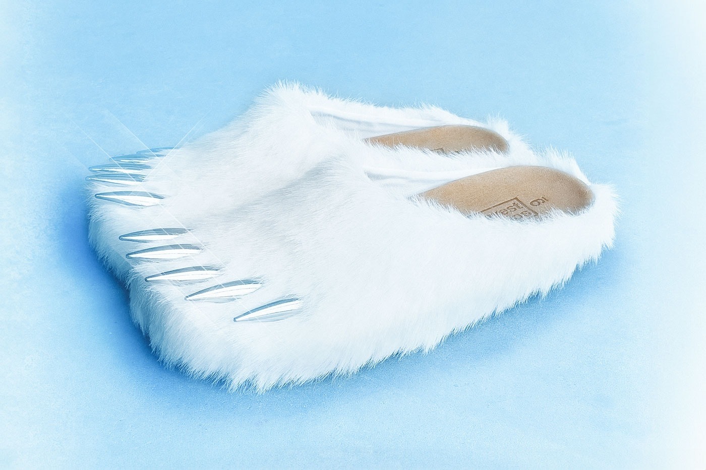 越看越上頭？Bravest Studios 正式推出「北極熊爪」造型鞋款