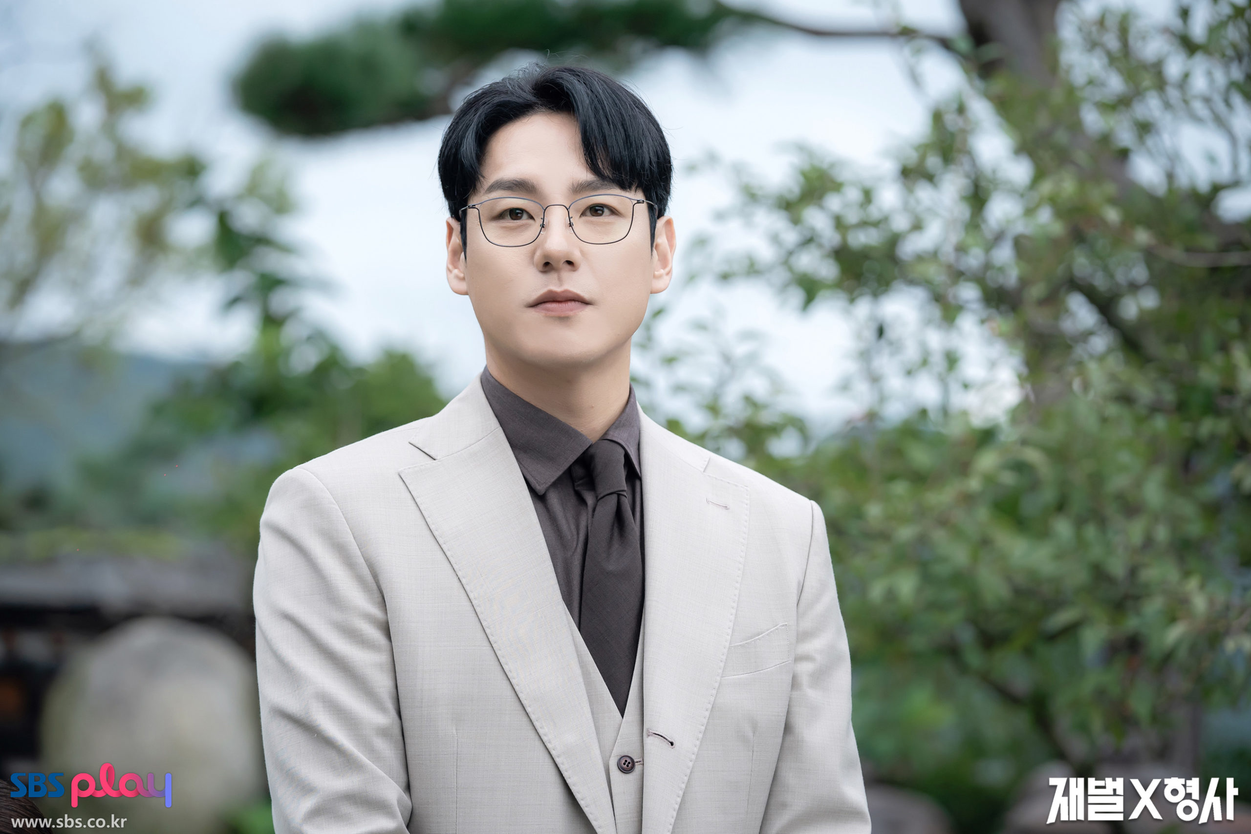 近期韓劇「搜尋度」TOP 5！《金字塔遊戲》生存排名戰爭掀熱議！《財閥X刑警》逗趣搞笑獲好評！