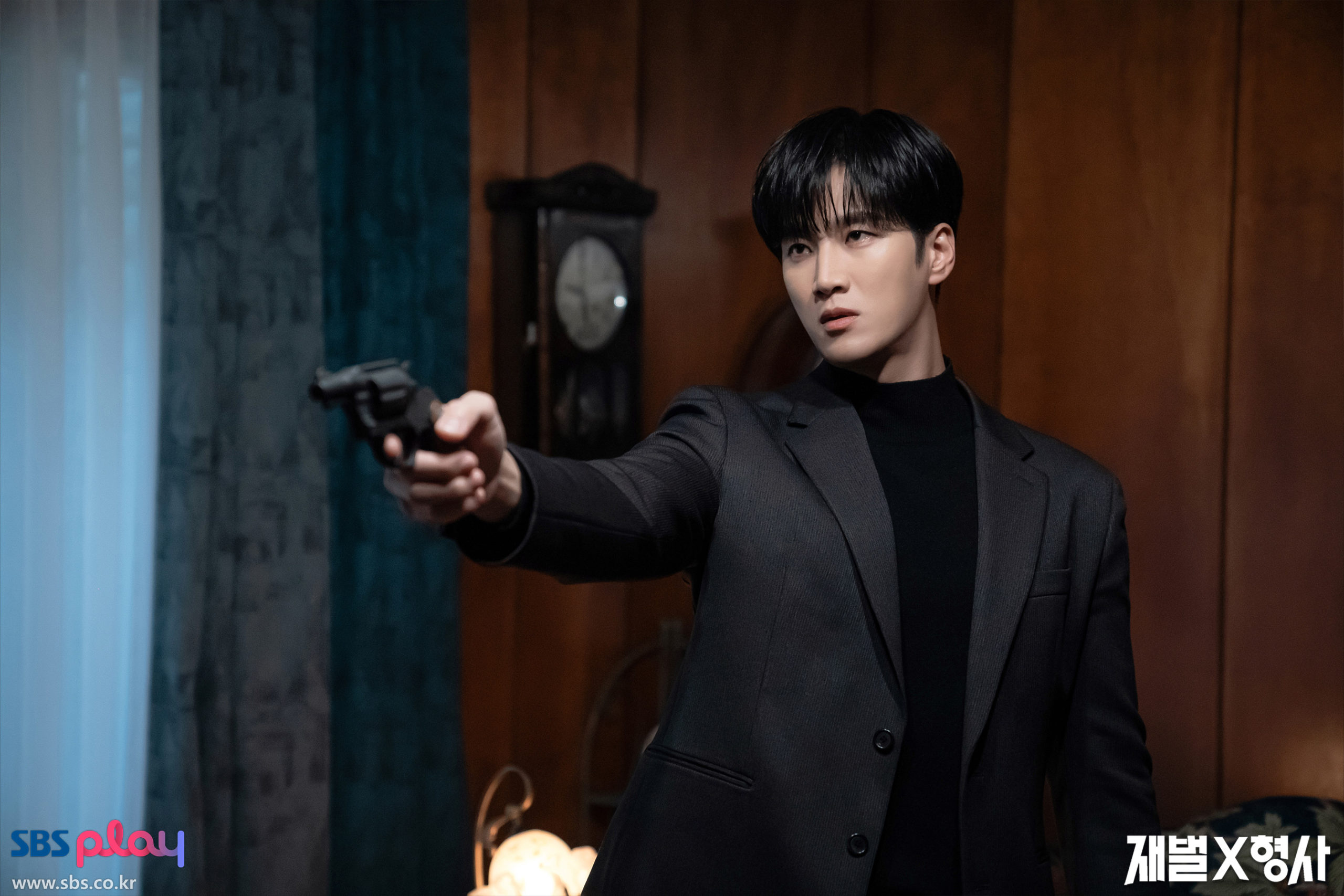 近期韓劇「搜尋度」TOP 5！《金字塔遊戲》生存排名戰爭掀熱議！《財閥X刑警》逗趣搞笑獲好評！