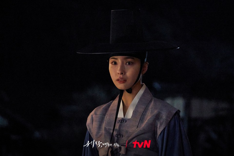 近期 Netflix 韓劇「全球積分」TOP.5！《魅惑之人》極致拉扯讓人超入戲！《低谷醫生》療癒金句頻出先熱議！