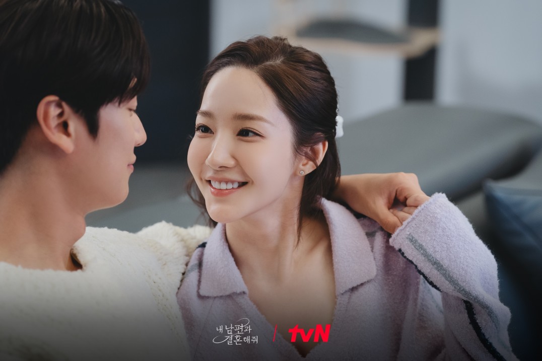 網路話題討論累積 TOP 5 公開！《和我老公結婚吧》主演群全上榜！《低谷醫生》暖心劇情擄獲觀眾的心！