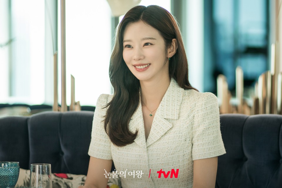 近期韓劇「搜尋度」TOP 5！《金字塔遊戲》生存排名戰爭掀熱議！《財閥X刑警》逗趣搞笑獲好評！