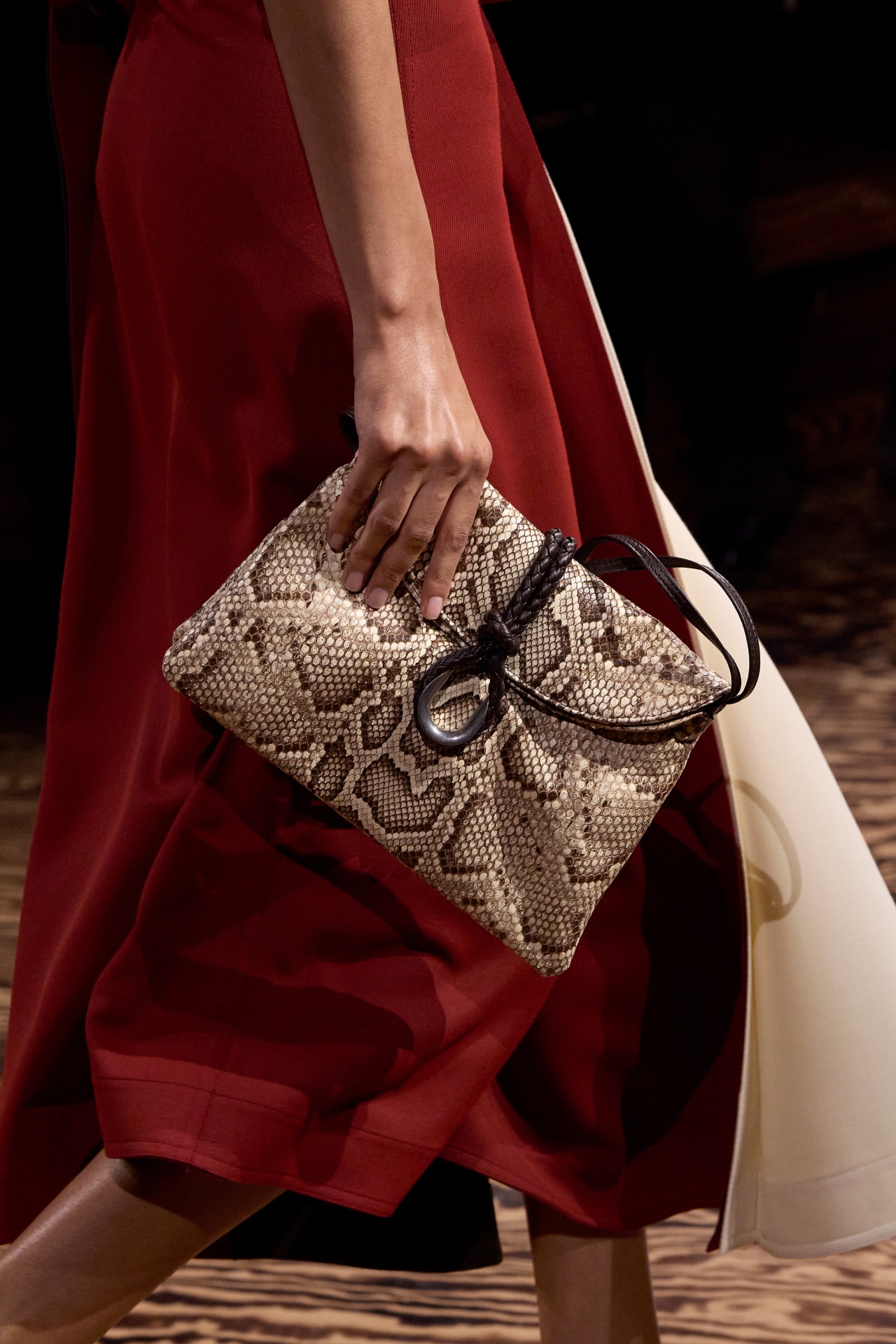 日常的紀念主義！Bottega Veneta 2024 秋冬系列釋出！