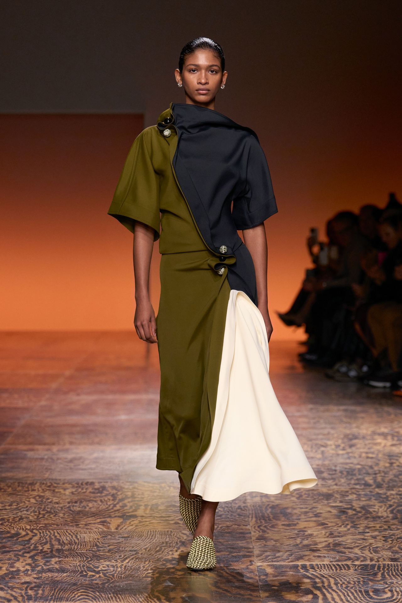 日常的紀念主義！Bottega Veneta 2024 秋冬系列釋出！