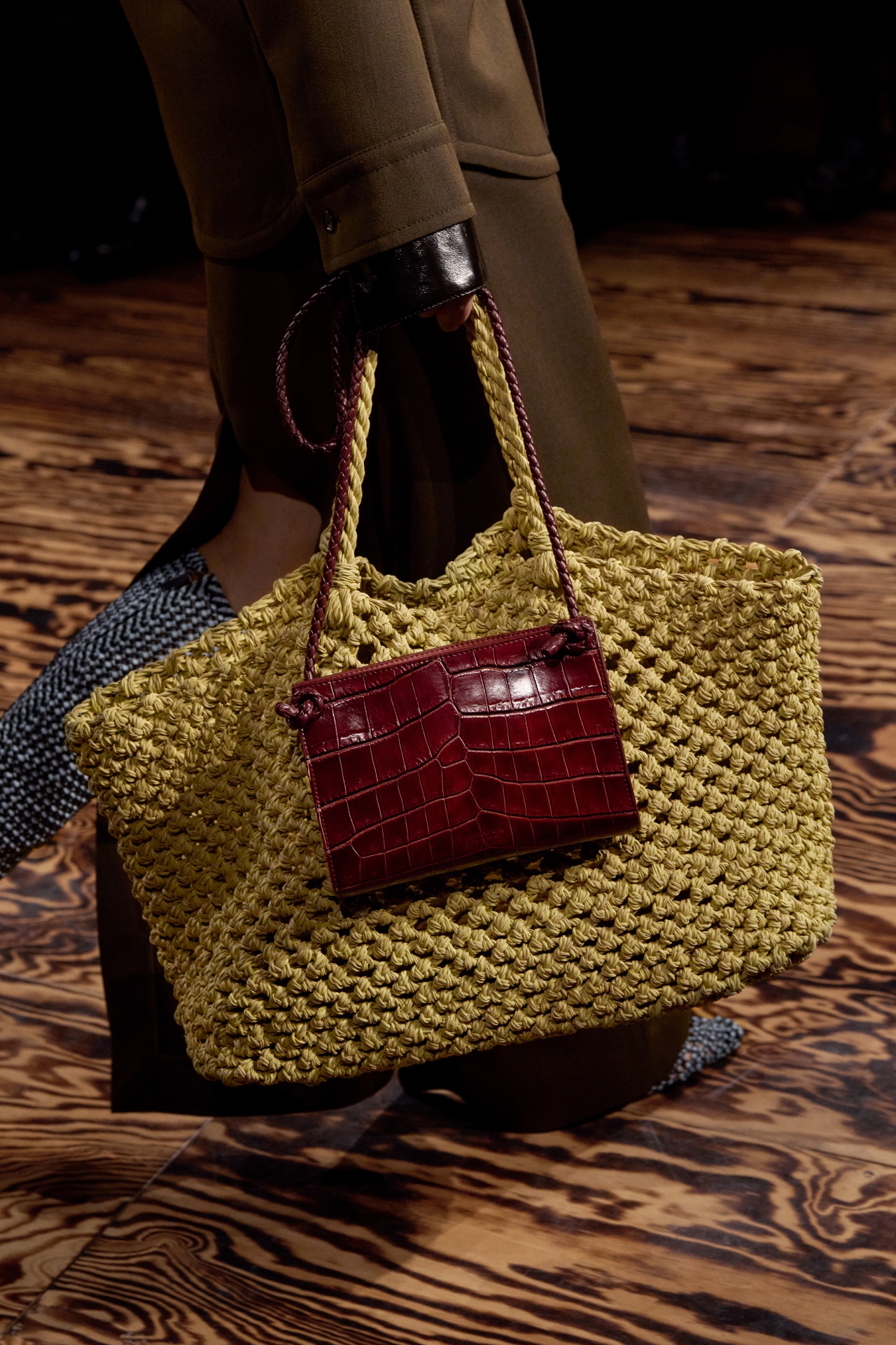 日常的紀念主義！Bottega Veneta 2024 秋冬系列釋出！