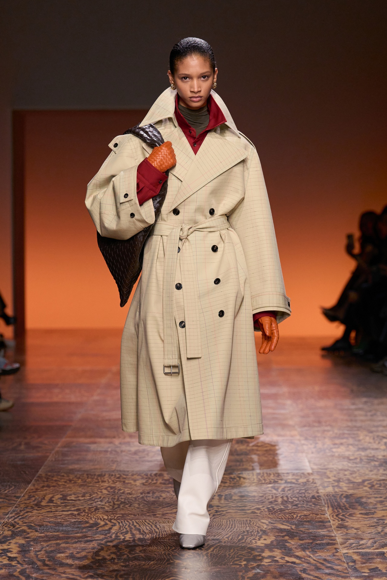 日常的紀念主義！Bottega Veneta 2024 秋冬系列釋出！