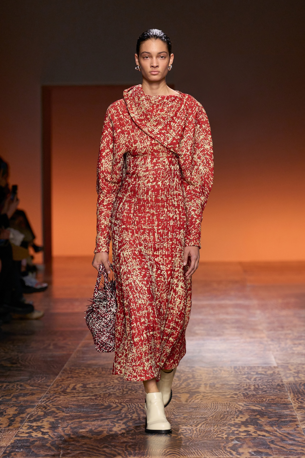 日常的紀念主義！Bottega Veneta 2024 秋冬系列釋出！