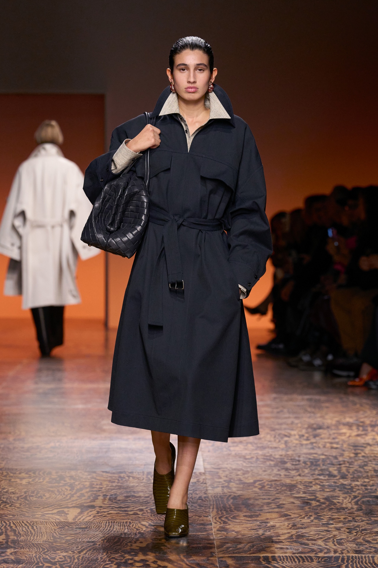 日常的紀念主義！Bottega Veneta 2024 秋冬系列釋出！