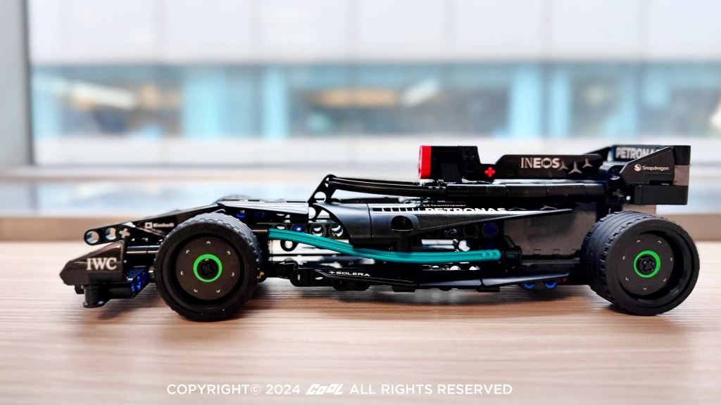 F1 賽車迷必看！LEGO 樂高科技系列忠實還原 Mercedes-AMG F1 車隊賽道王者 W14 E Performance