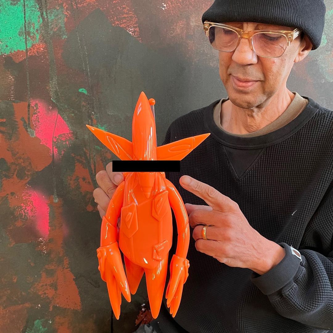 塗鴉大師親自上腳給你看！Futura x Crocs 最新聯名將在情人節發售！