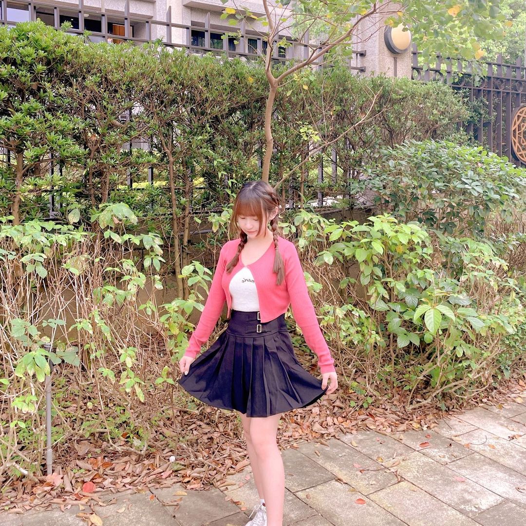 鄉民公認「她」最為致命！  20 歲超兇嫩妹登上批踢踢表特版，意外引發激辯！