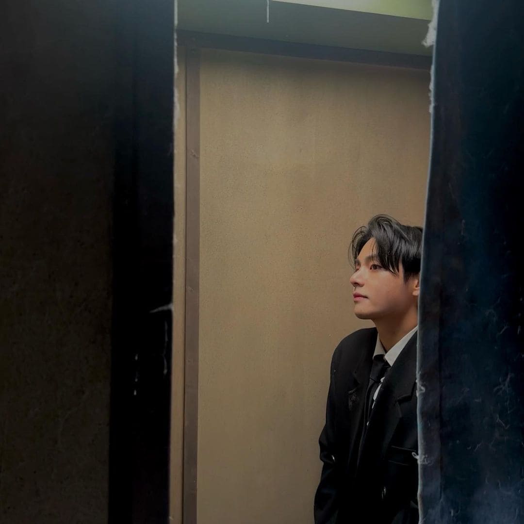 歐巴真的在當兵？ BTS V 新歌〈 FRI（END）S 〉攻佔 iTunes 排行版冠軍，帥照連發粉絲嗨爆！