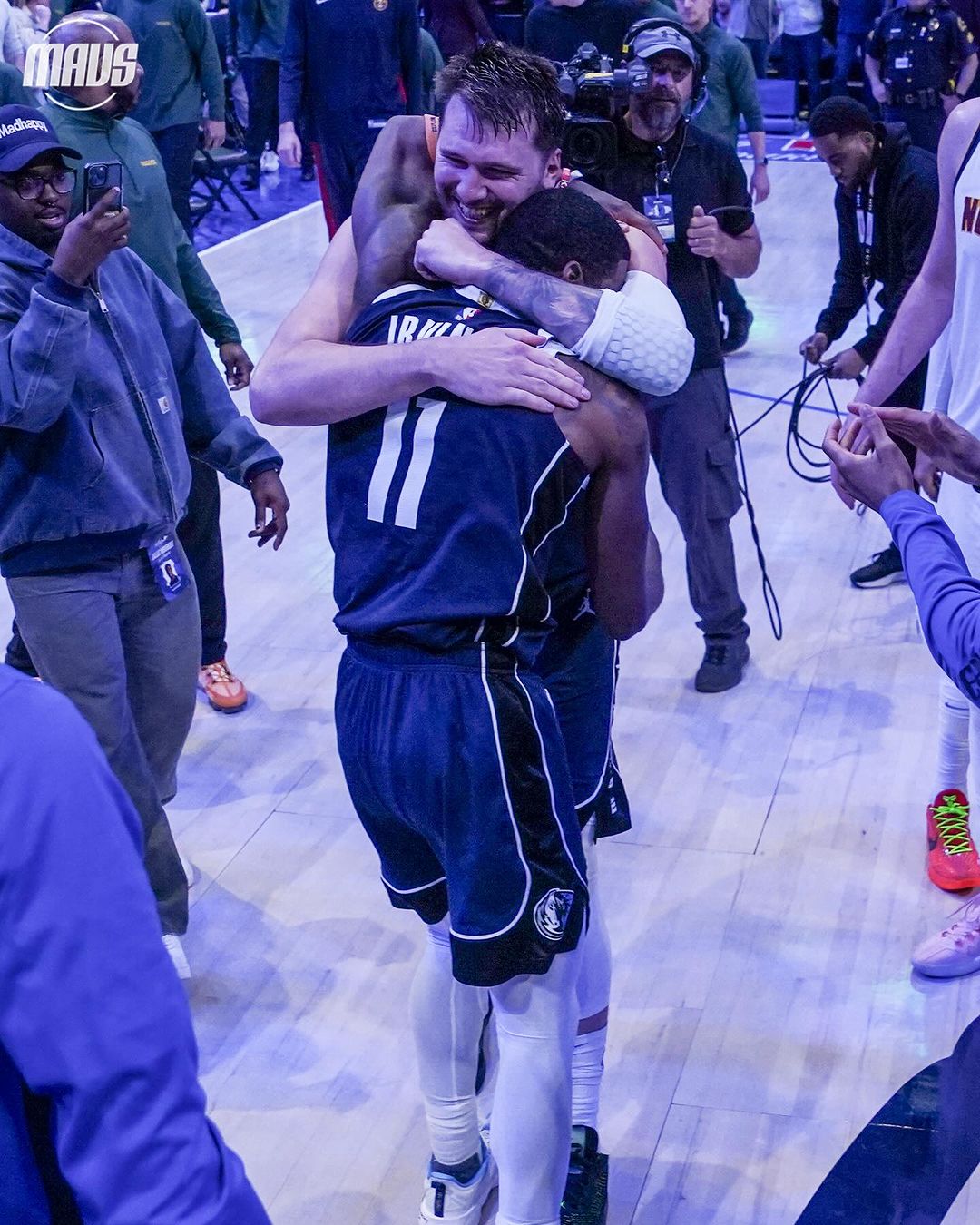 歐神仙降臨！Kyrie Irving 神奇左手拋投絕殺金塊，連詹皇都讚賞是史上最佳殺手！