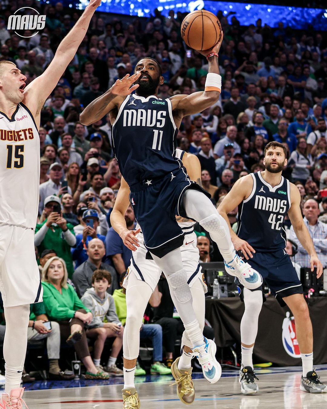 歐神仙降臨！Kyrie Irving 神奇左手拋投絕殺金塊，連詹皇都讚賞是史上最佳殺手！