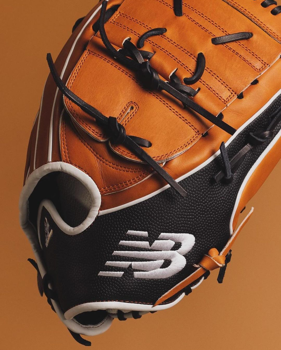 最終選擇「跑者」翔平！New Balance 公布「大谷翔平」個人 LOGO，首波 T-Shirt 販售消息釋出！