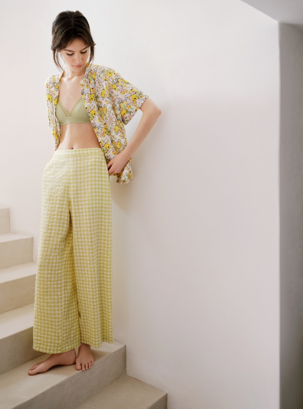 時尚女神李函領銜！ UNIQLO 推出女神節特別企劃，推薦六大必收款式與三大聯名新品！