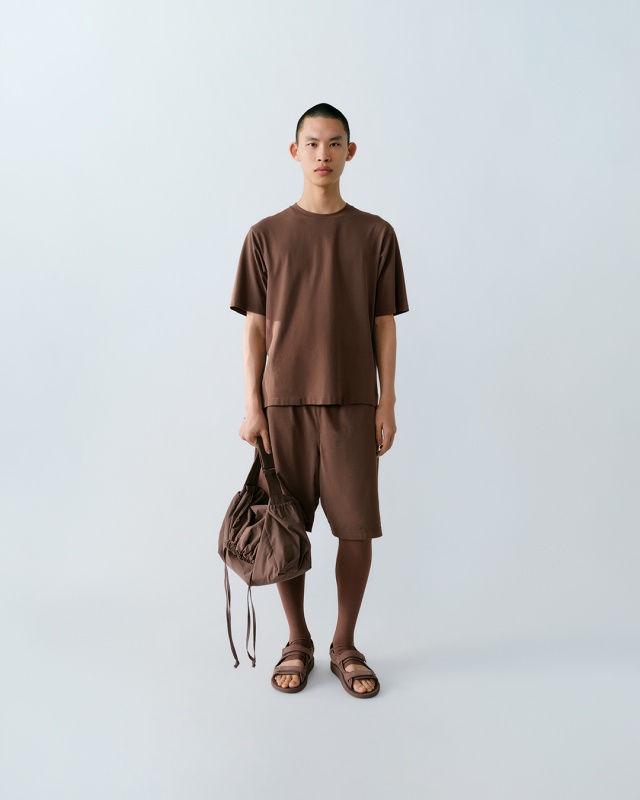 時尚女神李函領銜！ UNIQLO 推出女神節特別企劃，推薦六大必收款式與三大聯名新品！