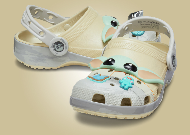 可愛到令人瘋狂！迪士尼《曼達洛人》x Crocs 全新聯名鞋款正式發布