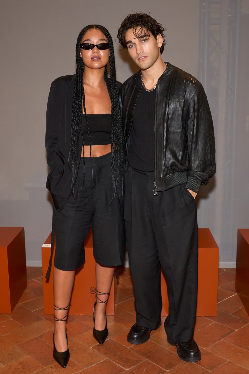 台韓雙帥都來了！施柏宇、崔珉豪現身 COS 2024 年春夏系列時裝秀！