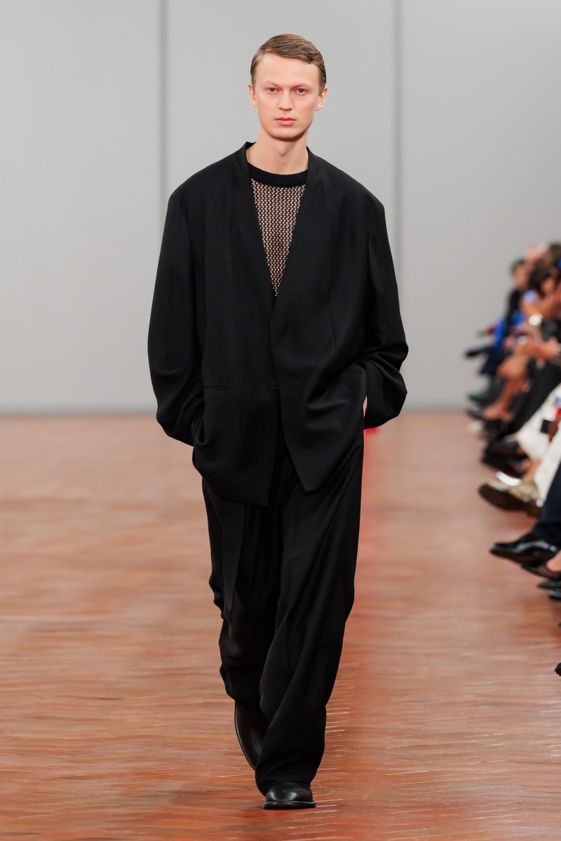 台韓雙帥都來了！施柏宇、崔珉豪現身 COS 2024 年春夏系列時裝秀！