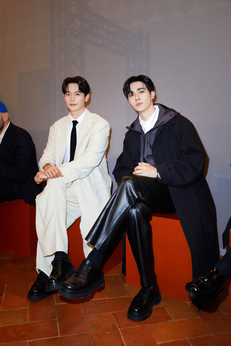 台韓雙帥都來了！施柏宇、崔珉豪現身 COS 2024 年春夏系列時裝秀！