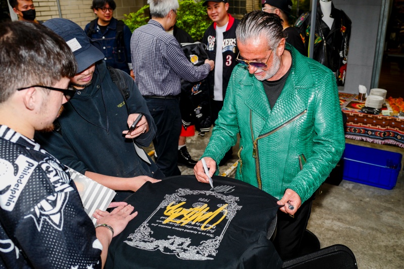 太神啦！野生傳奇藝術家 Jeff Hamilton 現身東區，限量頂級 NBA 皮衣全台只有「這裡」預購！