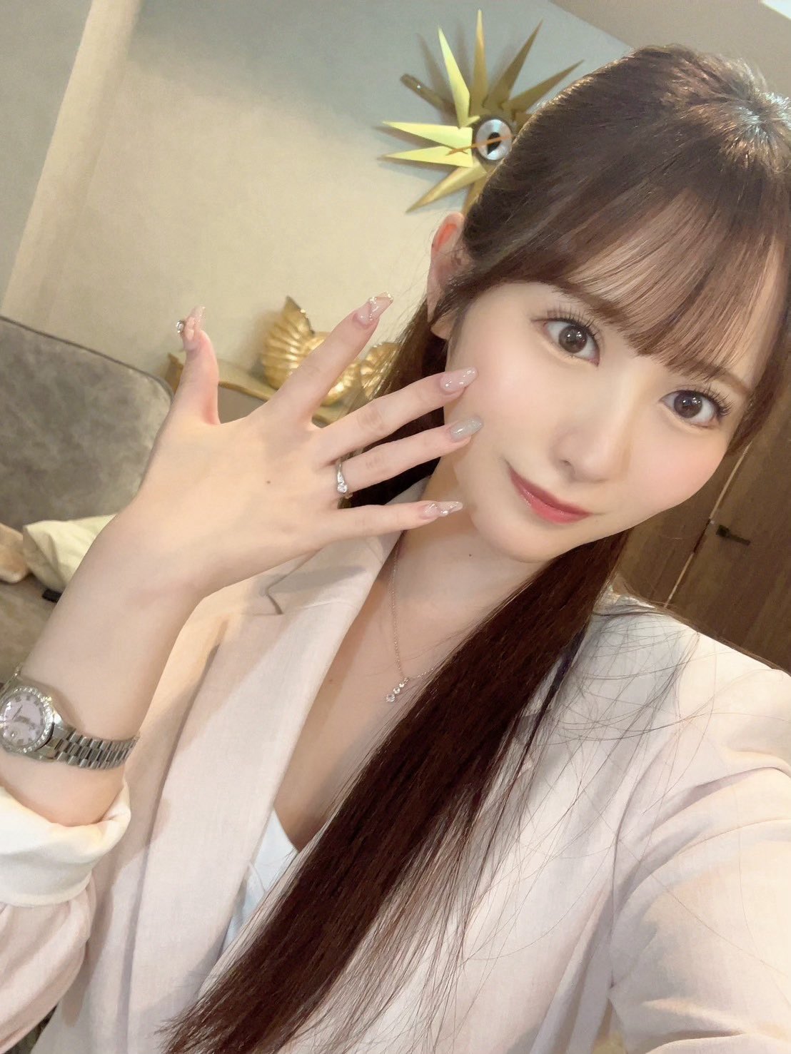 人氣女優「小野六花」公開重磅情報！不僅釋出新作消息，更官宣加盟新事務所