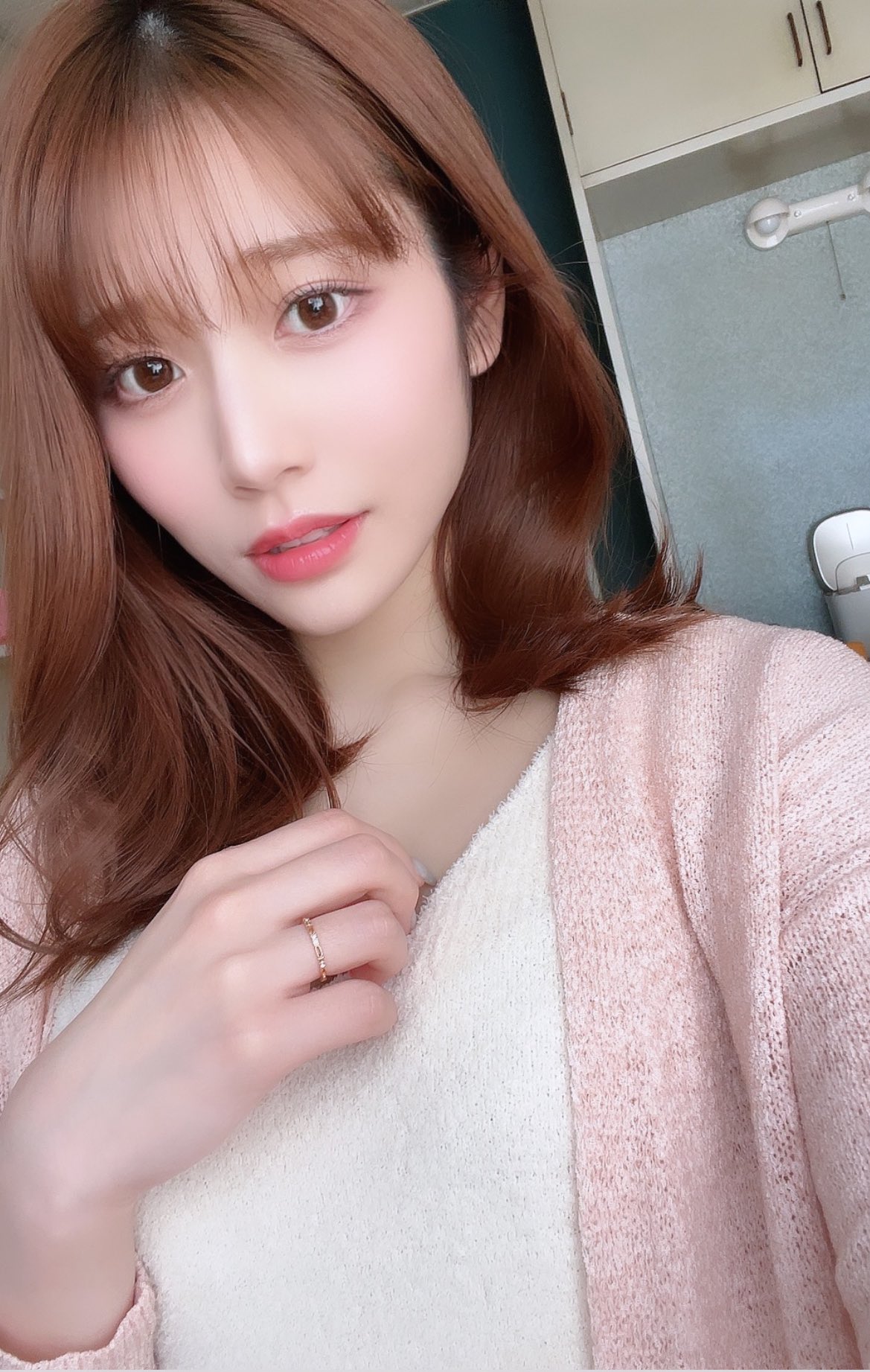 兩大頂流女優竟然驚喜合影！河北彩伽、七澤米亞 同台為泳衣品牌擔綱走秀 model