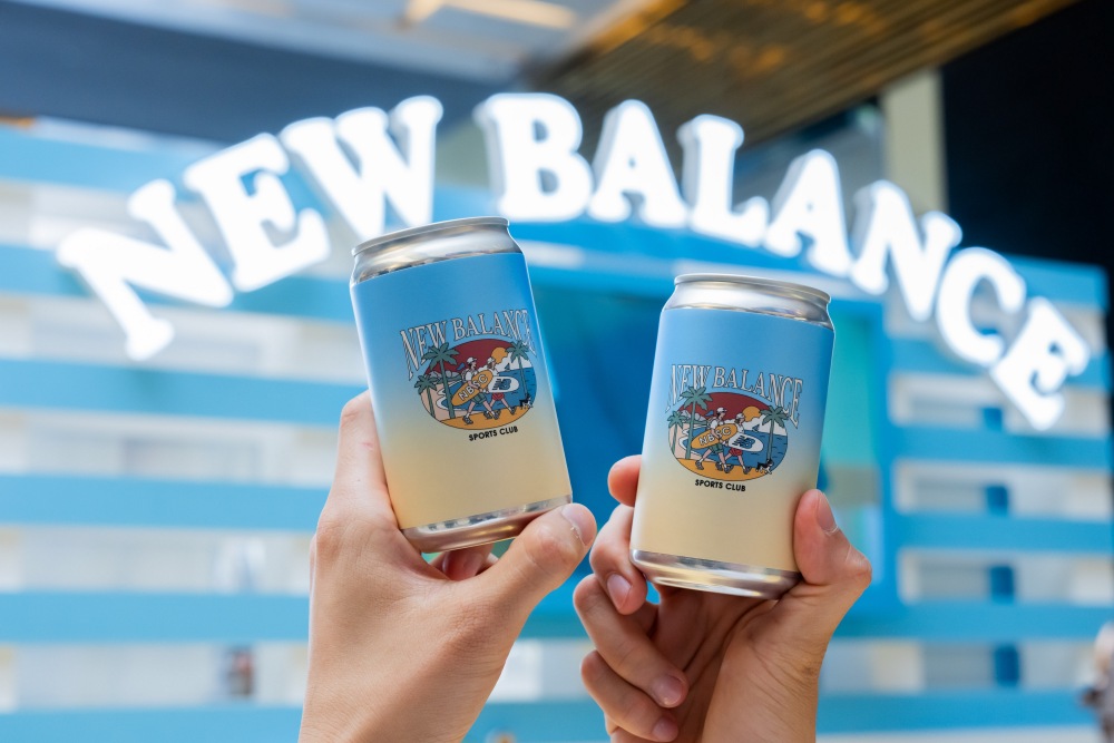 IU 穿拖鞋也可愛！《NB BOY 初夏揪遊限定店》快閃信義 A11，超 Q 夏季單品超必收！