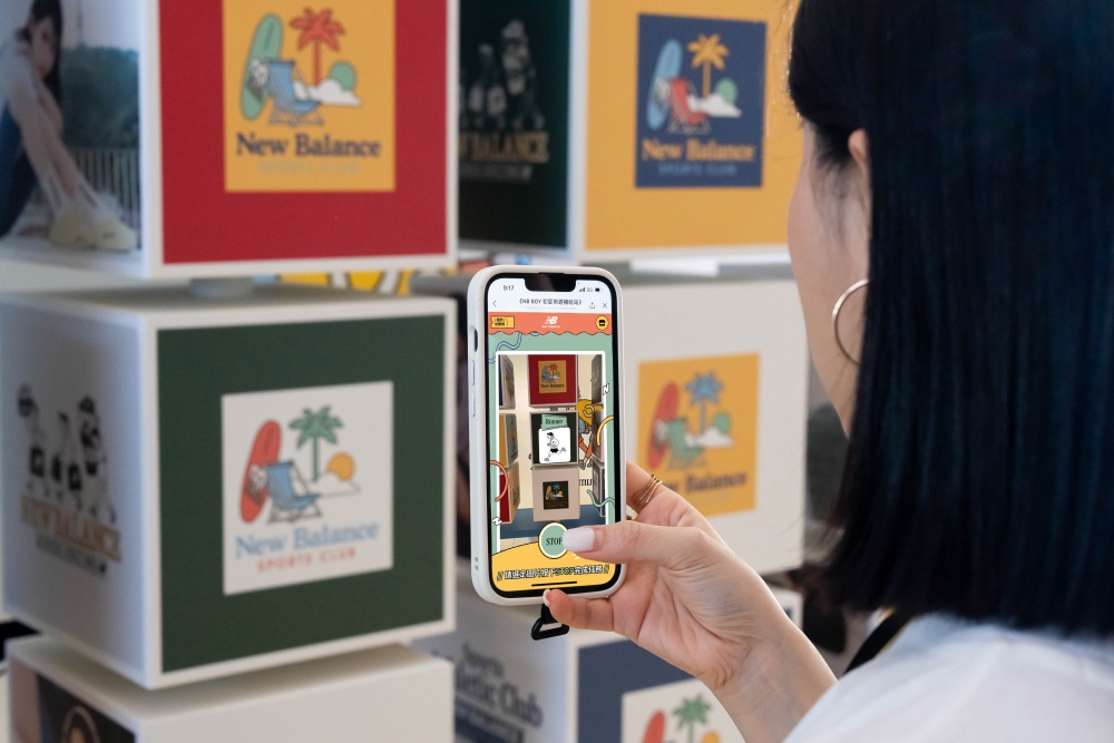 IU 穿拖鞋也可愛！《NB BOY 初夏揪遊限定店》快閃信義 A11，超 Q 夏季單品超必收！