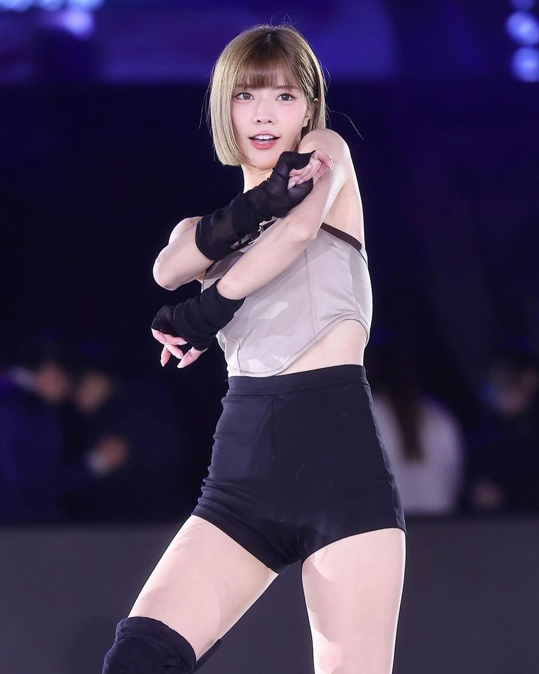天使壽星降臨主場！「最美 MC」艾融辣舞回歸，馬尾側臉讓人戀愛了！