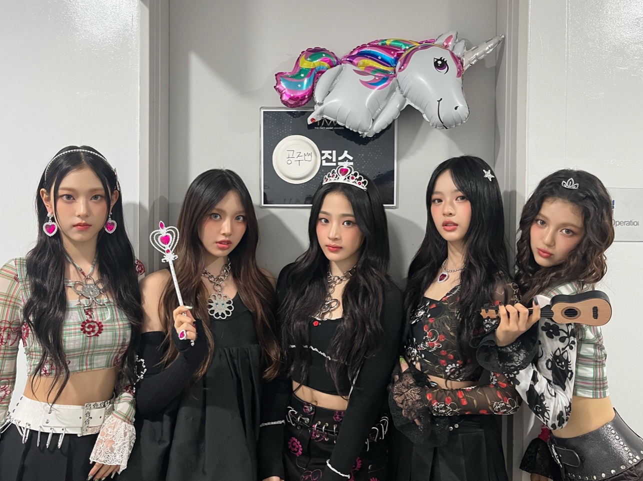 NewJeans 經紀公司不忍了！硬起來開告 YouTube 黑粉，最新進度曝光獲粉讚！