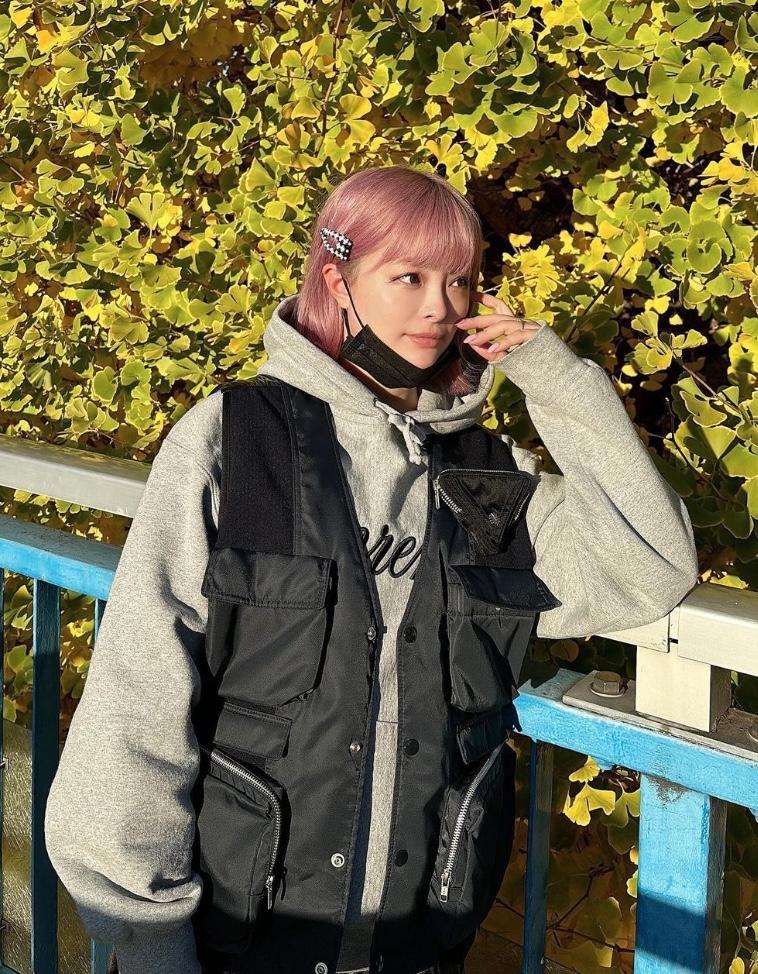 恭喜！卡莉怪妞宣布懷孕　親曬巨大腳丫搞怪圖暖喊：哈囉寶貝👶🏻