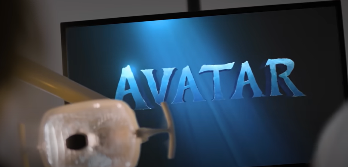 一本正經講 X 話的極限！萊恩葛斯林回歸演出搞笑短劇《莎草體》續集！崩潰大喊：《阿凡達2》還是在用莎草體啊啊啊！