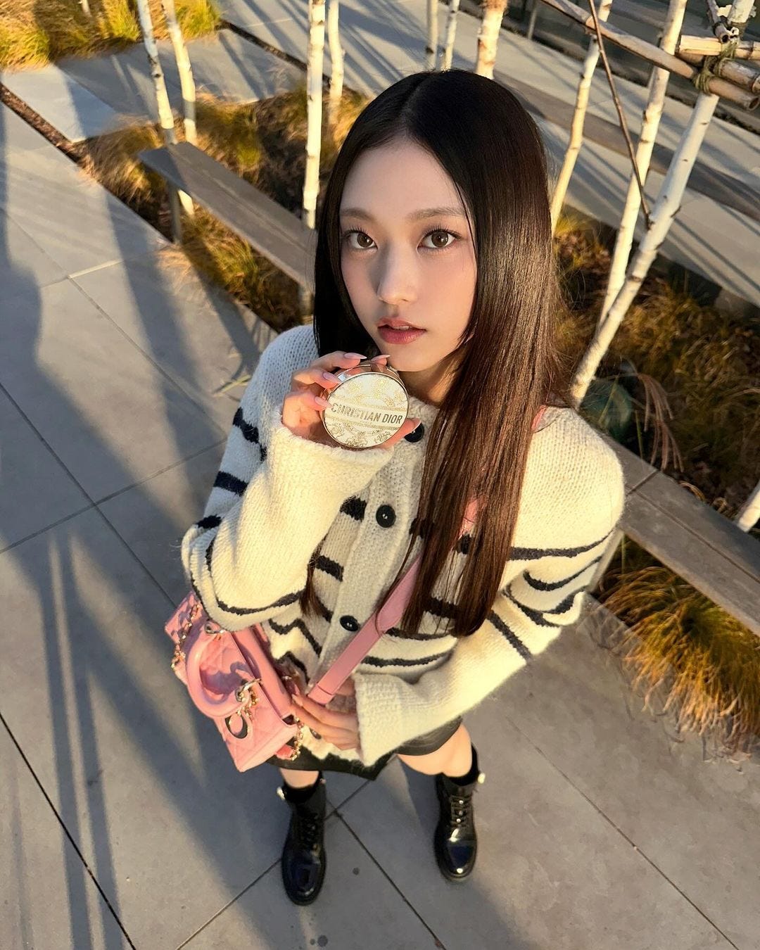 New Jeans Haerin 18 歲生日好風光！Dior 大手筆禮物獨寵壽星，網：不愧是 Dior 小公主！