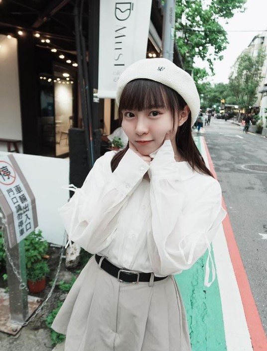 王齊麟放閃樂天女孩十元！公開最萌身高差照　雙胞胎親姊連回 3 符號笑翻