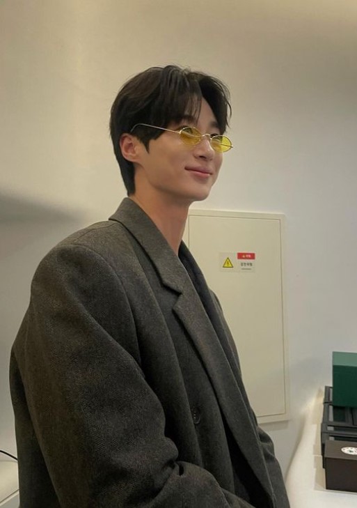 《背著善宰跑》邊佑錫人氣紅炸！首爾見面會破 70 萬人湧入瘋搶　連追星族都看傻眼