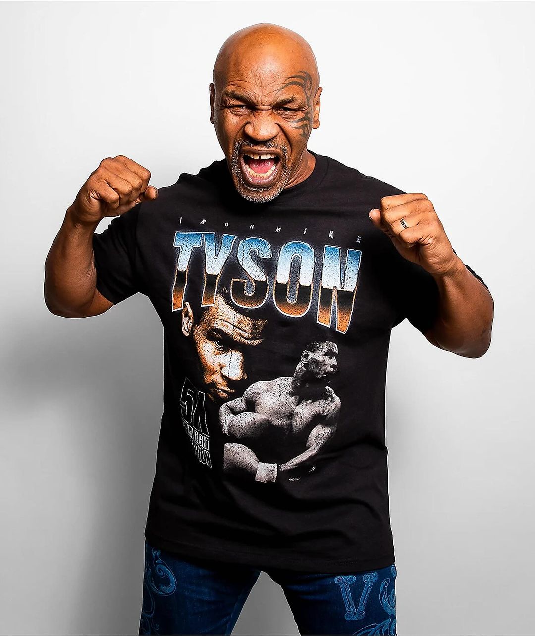 運鈔車之戰開打！半百拳王 Mike Tyson 對戰 27 歲網紅拳擊手 Jake Paul：「踏進擂台就是生死交關，這就是拳擊。」