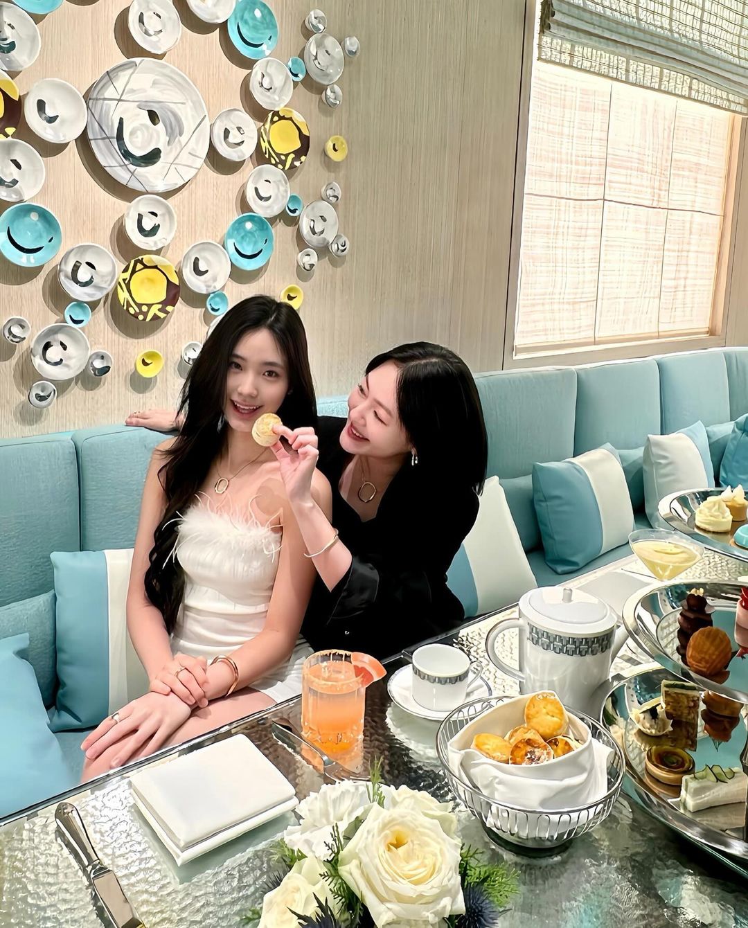 小 S 女兒「Lily許韶恩」曬辣照 6 連拍！超模氣勢狂放電 3.9 萬網友淪陷