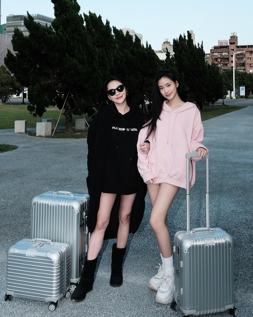 小 S 女兒「Lily許韶恩」曬辣照 6 連拍！超模氣勢狂放電 3.9 萬網友淪陷