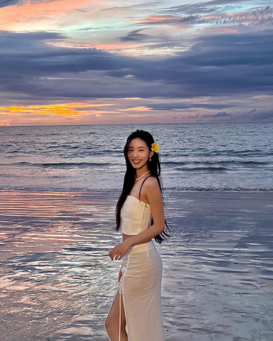 小 S 女兒「Lily許韶恩」曬辣照 6 連拍！超模氣勢狂放電 3.9 萬網友淪陷