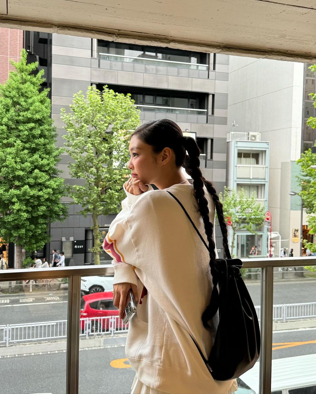 《單身即地獄3》「小 Jennie」現蹤台北街頭！劉恃蘟嗨喊「Hello Taiwan」粉絲驚喜求巧遇！