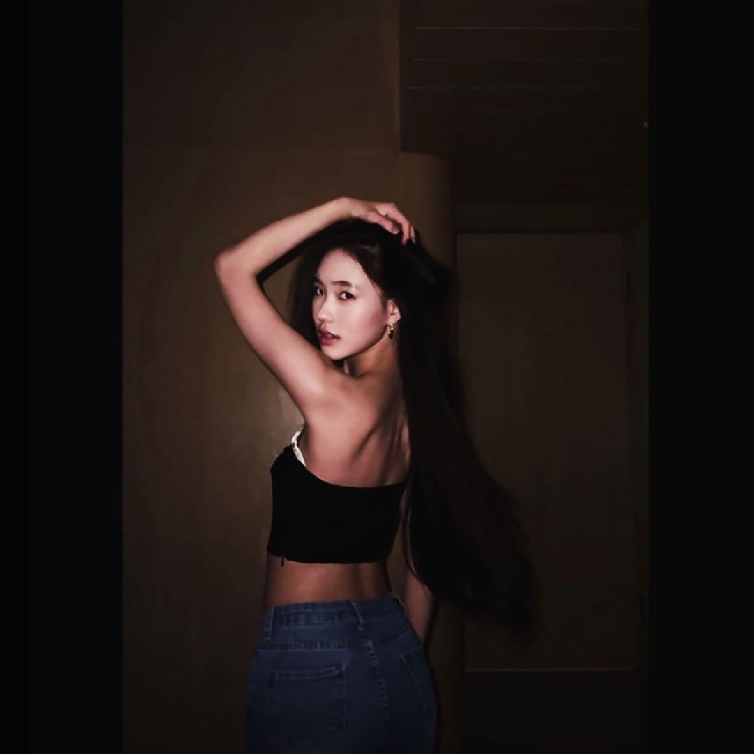 小 S 女兒「Lily許韶恩」曬辣照 6 連拍！超模氣勢狂放電 3.9 萬網友淪陷